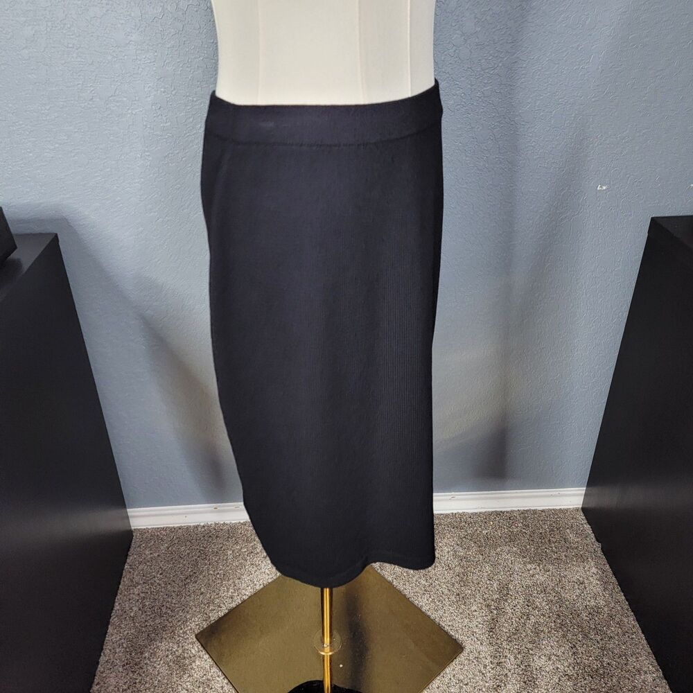 St. John Basics Santana Knit Skirt Size 8 Black Pencil Style Career Formal Wear - Picture 9 of 16
